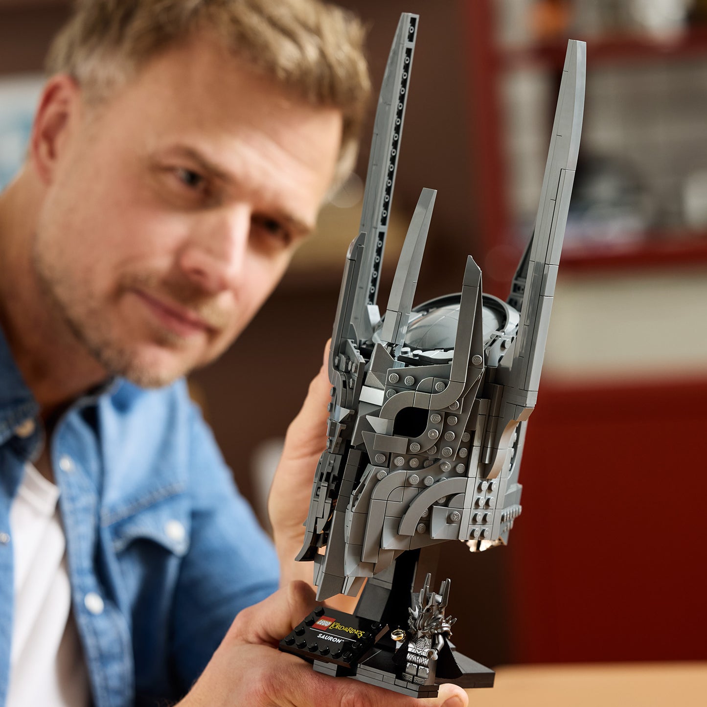 LEGO Icons The Lord Of The Rings: de Helm van Sauron – Woondecoratie Bouwpakket voor Volwassenen – Incl. De Ene Ring en Verzamelbaar Poppetje – Cadeau voor Filmliefhebbers, Mannen en Vrouwen – 11373