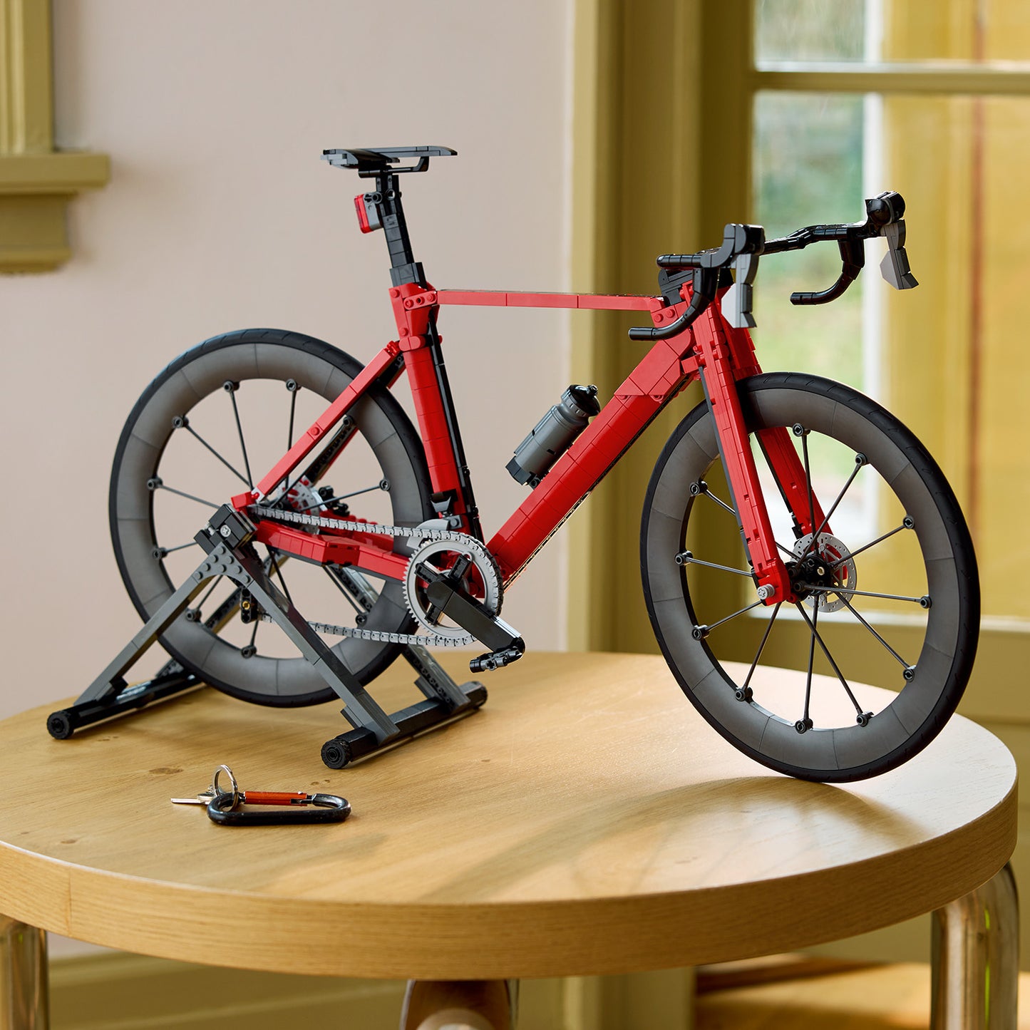 LEGO Icons Racefiets - Bouwpakket voor Volwassenen - Fiets met Rubberen Banden, Versnellingen en Achterstandaard - Slaapkamer Decoratie - Cadeau-idee voor Wielerfans - 11380