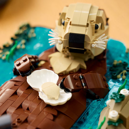 LEGO Ideas Drijvende Zeeotters – Bouwpakket voor Volwassenen – 3D Displaymodel met Dieren Figuren van Otter en haar Jong – DIY Woondecoratie en Bureau-Decoratie – Creatief Cadeau-idee – 21366