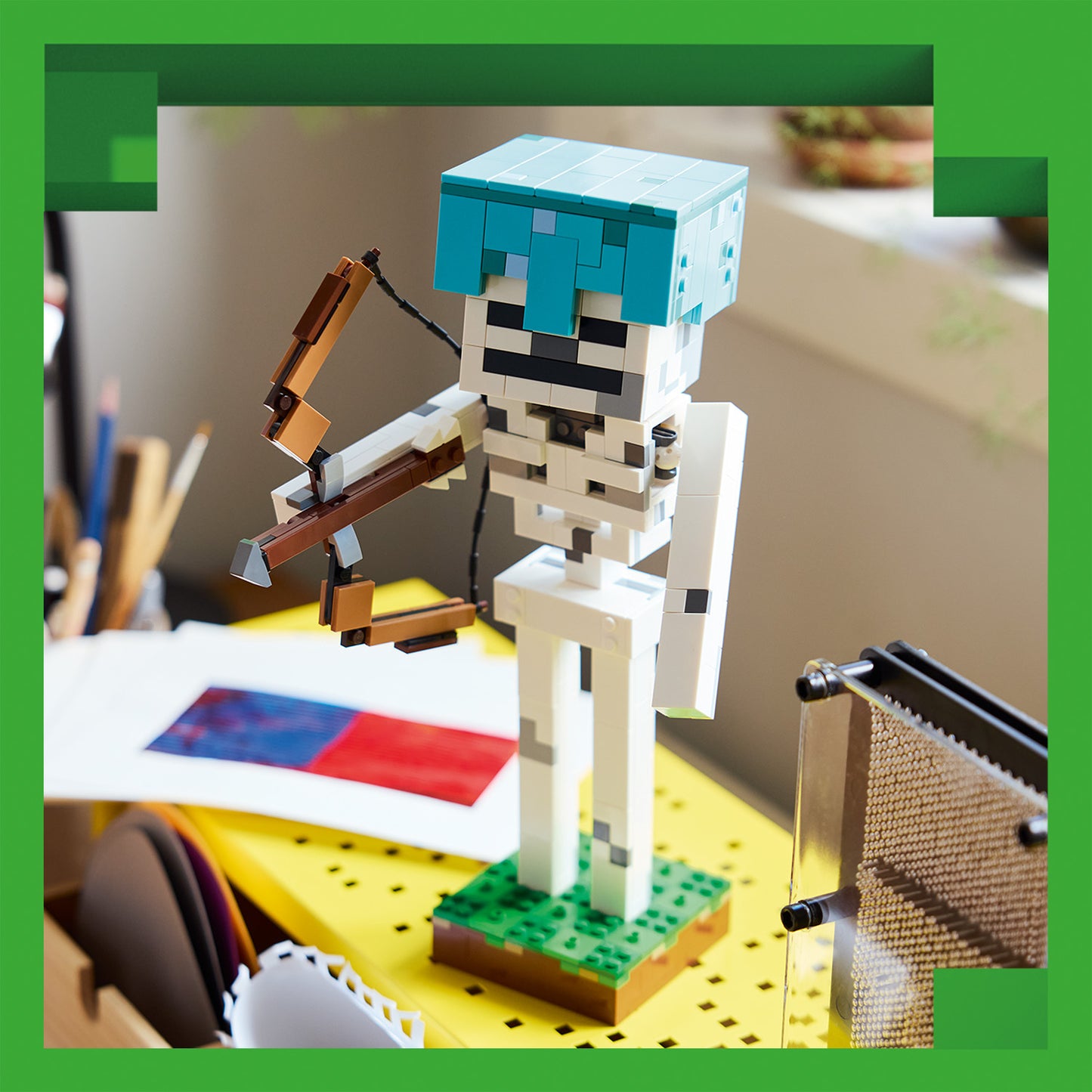 LEGO Minecraft Het Skelet Bouwpakket voor Kinderen met Mob Figuur, Diamanten Helm, Boog en Grasbasis - Kinderkamer Decoratie - Cadeau voor Jongens, Meisjes en Gamers vanaf 10 jaar - 21594