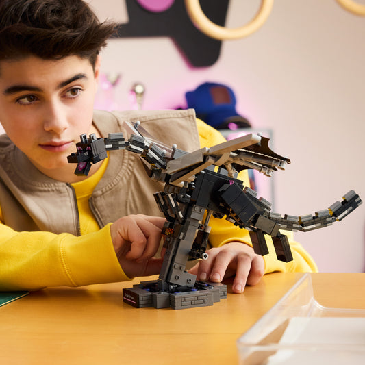 LEGO Minecraft De Enderdraak Bouwpakket voor Kinderen met Interactief Figuur, Vleugels en Portaalstandaard - Kinderkamer Decoratie - Cadeau voor Jongens, Meisjes en Gamers vanaf 10 Jaar - 21595