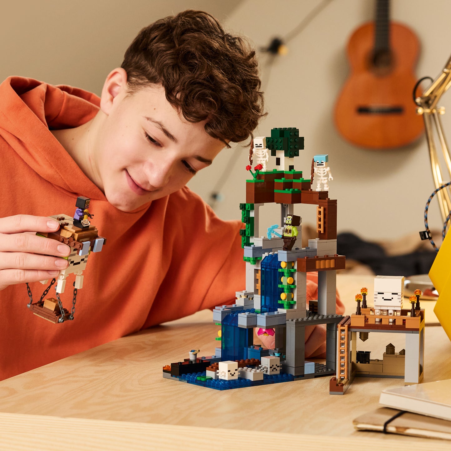 LEGO Minecraft Ghast-huis Bouwpakket voor Kinderen met 8 Figuren Incl. 2 Skeletten en 4 Ghasts met Accessoires - Kinderkamer Decoratie - Cadeau voor Jongens, Meisjes en Gamers vanaf 9 Jaar - 21597