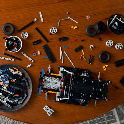 LEGO Technic Fast and Furious Dodge Charger R/T Auto Bouwpakket voor Volwassenen - Verzamelbare STEM Set met V8-motor en Vering - Nostalgisch Cadeau voor Mannen, Vrouwen en Fans - 42231