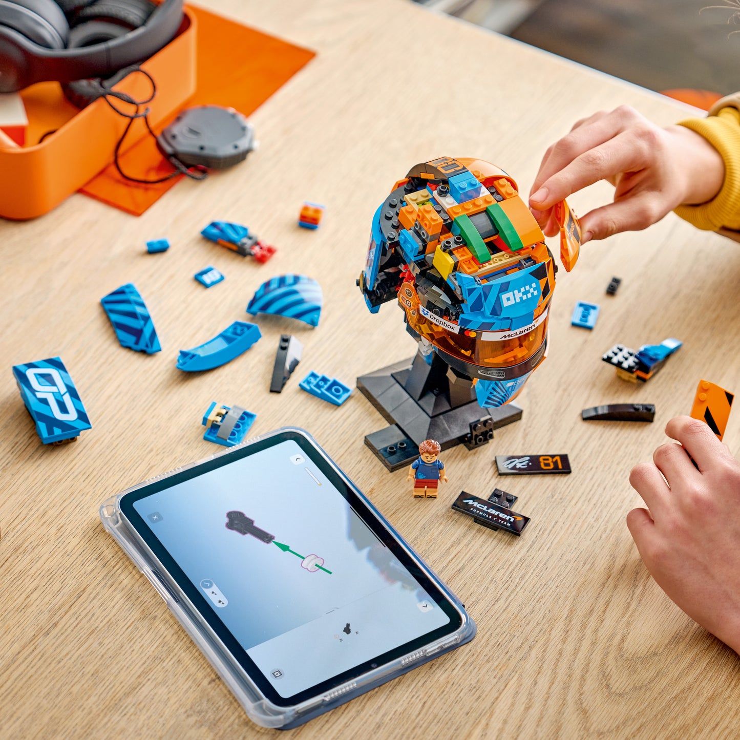 LEGO Editions McLaren Mastercard F1 Team Helm van Oscar Piastri - F1 Merchandise - Bouwpakket voor Kinderen met Formule 1 Coureur Minifiguur - Cadeau voor Jongens en Fans vanaf 14 Jaar 43017