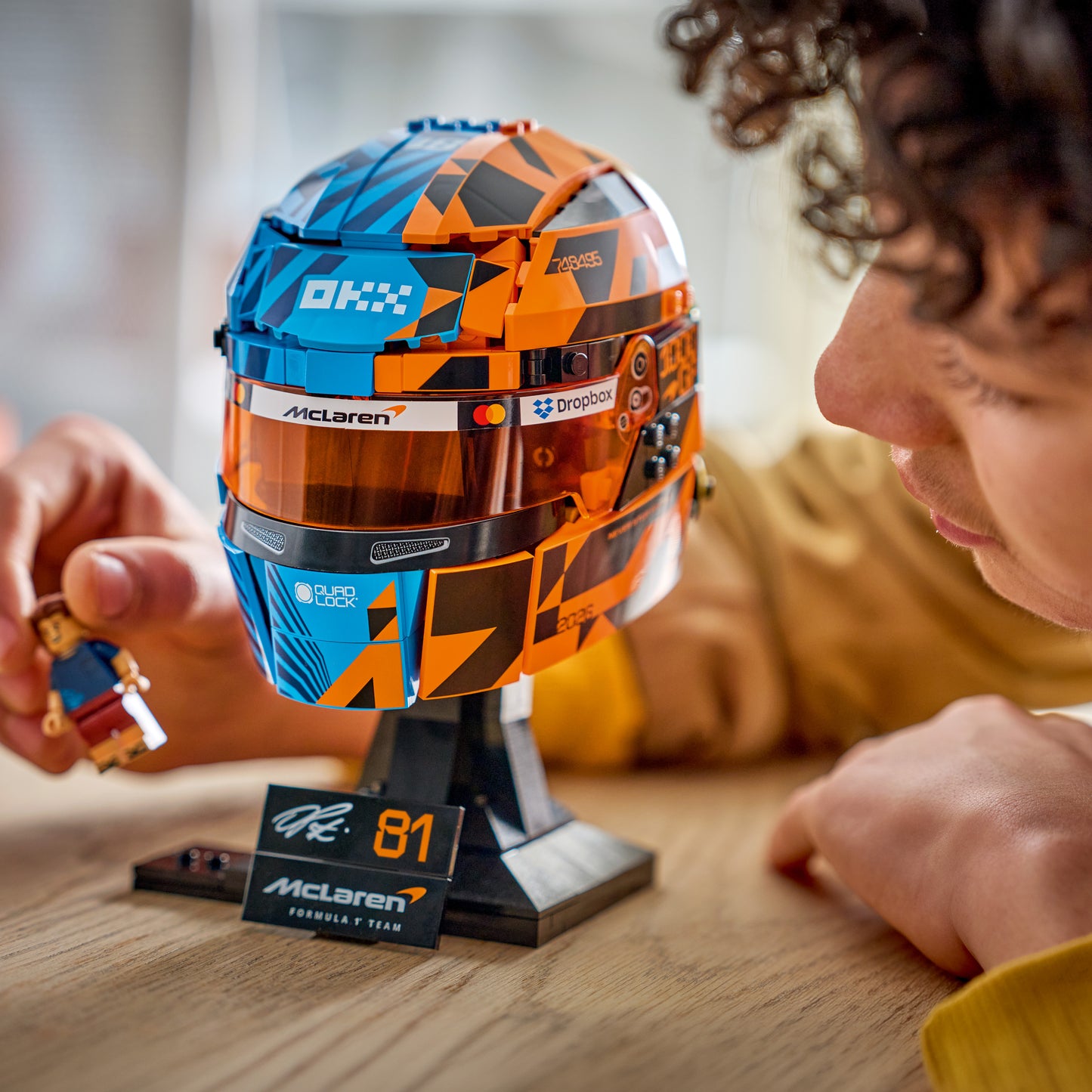 LEGO Editions McLaren Mastercard F1 Team Helm van Oscar Piastri - F1 Merchandise - Bouwpakket voor Kinderen met Formule 1 Coureur Minifiguur - Cadeau voor Jongens en Fans vanaf 14 Jaar 43017