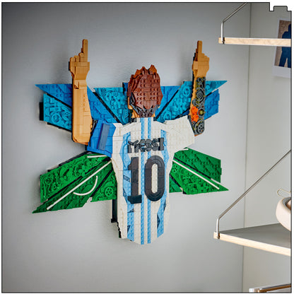 LEGO Editions Lionel Messi – Viering - 3D Voetbal Wanddecoratie Set en Kinderkamer Decoratie - Voetbal Cadeau voor Jongens, Meisjes en Fans Vanaf 14 Jaar - 43018