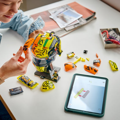 LEGO Editions McLaren Mastercard F1 Team Helm van Lando Norris - F1 Merchandise - Bouwpakket voor Kinderen met Formule 1 Coureur Minifiguur - Cadeau voor Jongens en Fans vanaf 14 Jaar 43023