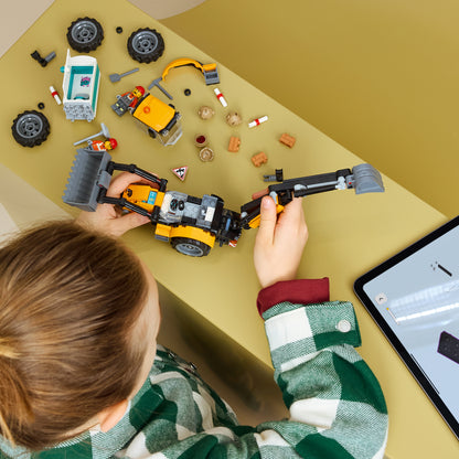 LEGO City Gele graaflaadmachine - Bouwpakket voor Kinderen met Tractor en 2 Minifiguren, Werkende voorlader en Graafarm - Cadeau voor Jongens en Meisjes Vanaf 7 Jaar - 60480