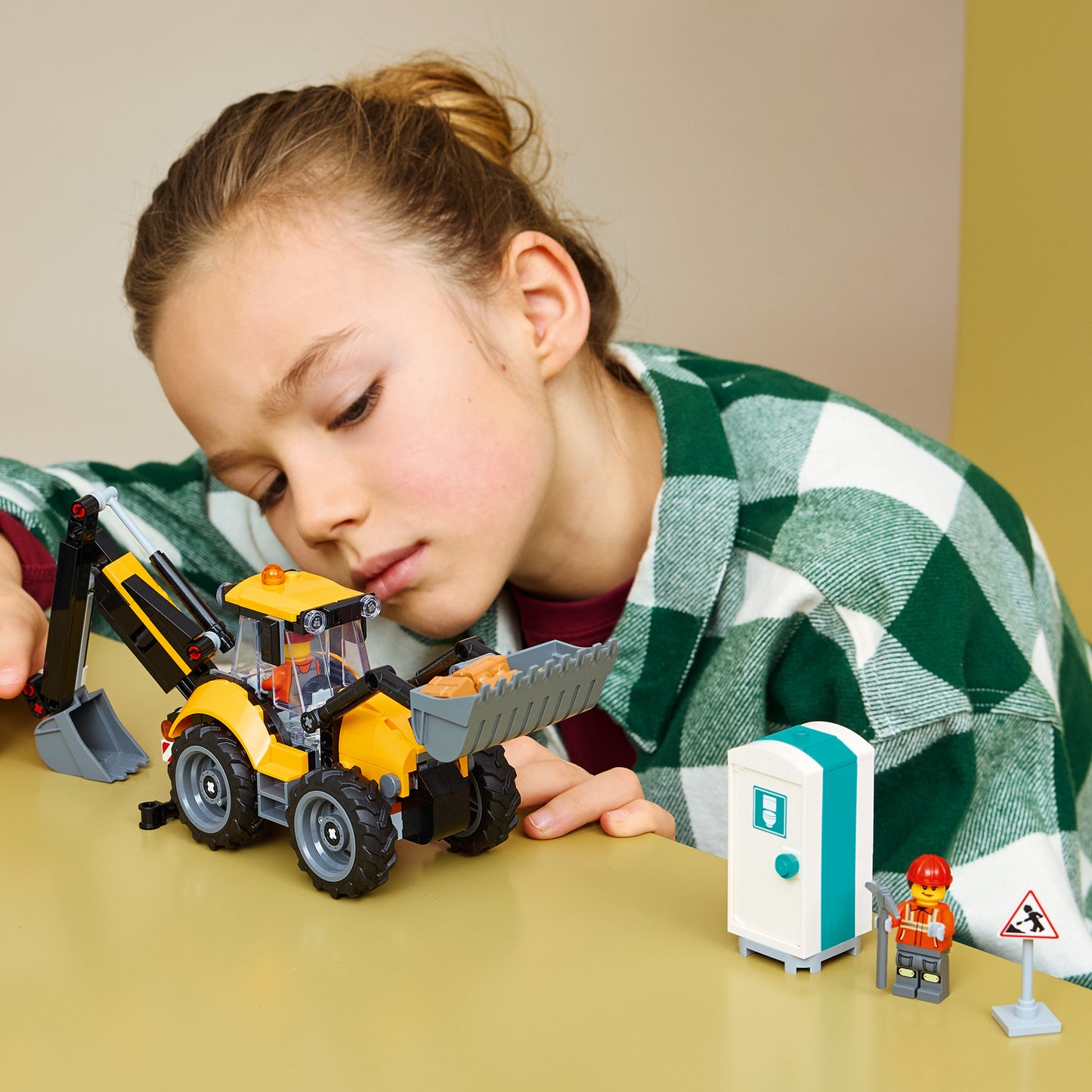 LEGO City Gele graaflaadmachine - Bouwpakket voor Kinderen met Tractor en 2 Minifiguren, Werkende voorlader en Graafarm - Cadeau voor Jongens en Meisjes Vanaf 7 Jaar - 60480