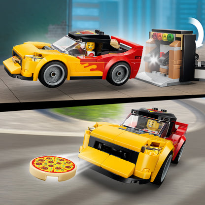 LEGO City Pizzacentrale met voertuigen - Bouwpakket voor Kinderen met Speelgoed Auto, Scooter, Drone, Speelmachine en 4 Minifiguren - Verjaardagscadeau voor Jongens en Meisjes Vanaf 6 Jaar - 60496