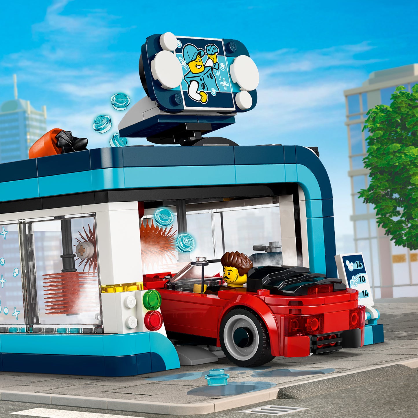 LEGO City Autowasstraat - Bouwpakket voor Kinderen met 2 Speelgoed Auto's, Wasfunctie en 4 Minifiguren Met Accessoires - Verjaardagscadeau voor Jongens en Meisjes Vanaf 6 Jaar - 60497