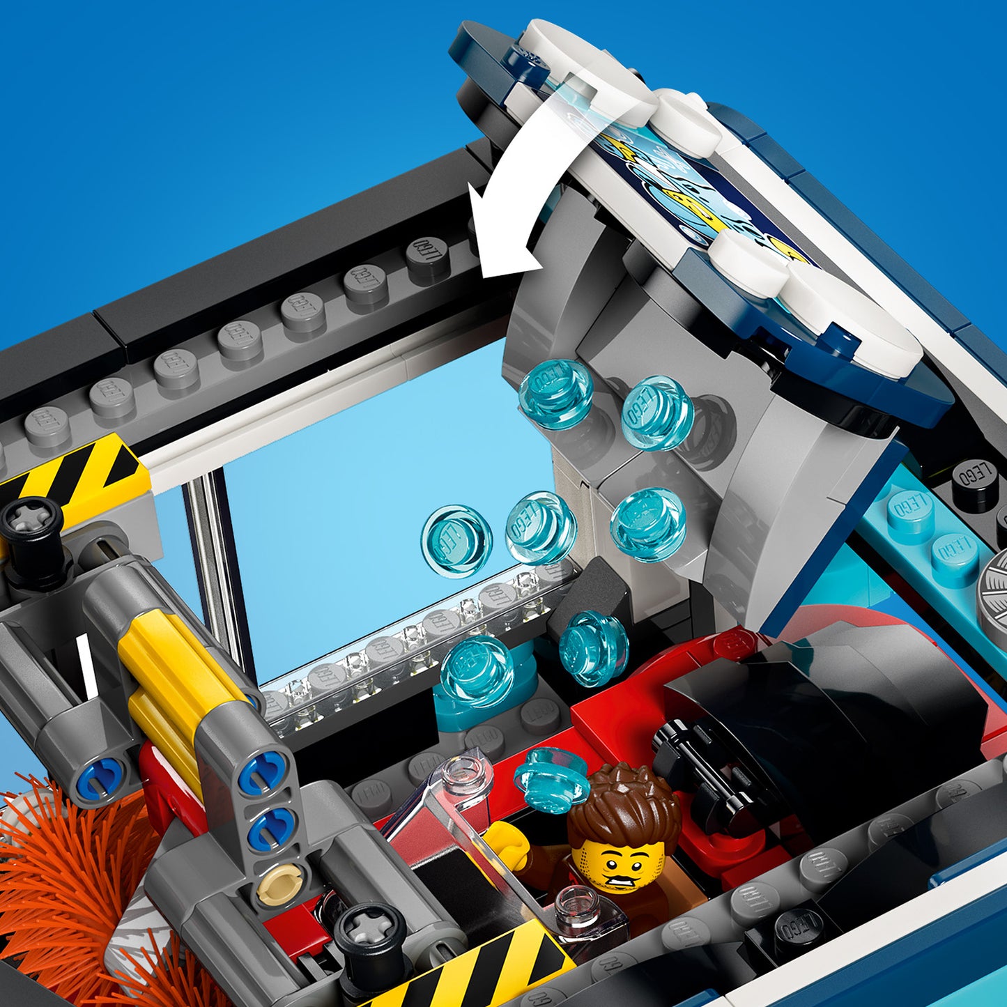 LEGO City Autowasstraat - Bouwpakket voor Kinderen met 2 Speelgoed Auto's, Wasfunctie en 4 Minifiguren Met Accessoires - Verjaardagscadeau voor Jongens en Meisjes Vanaf 6 Jaar - 60497