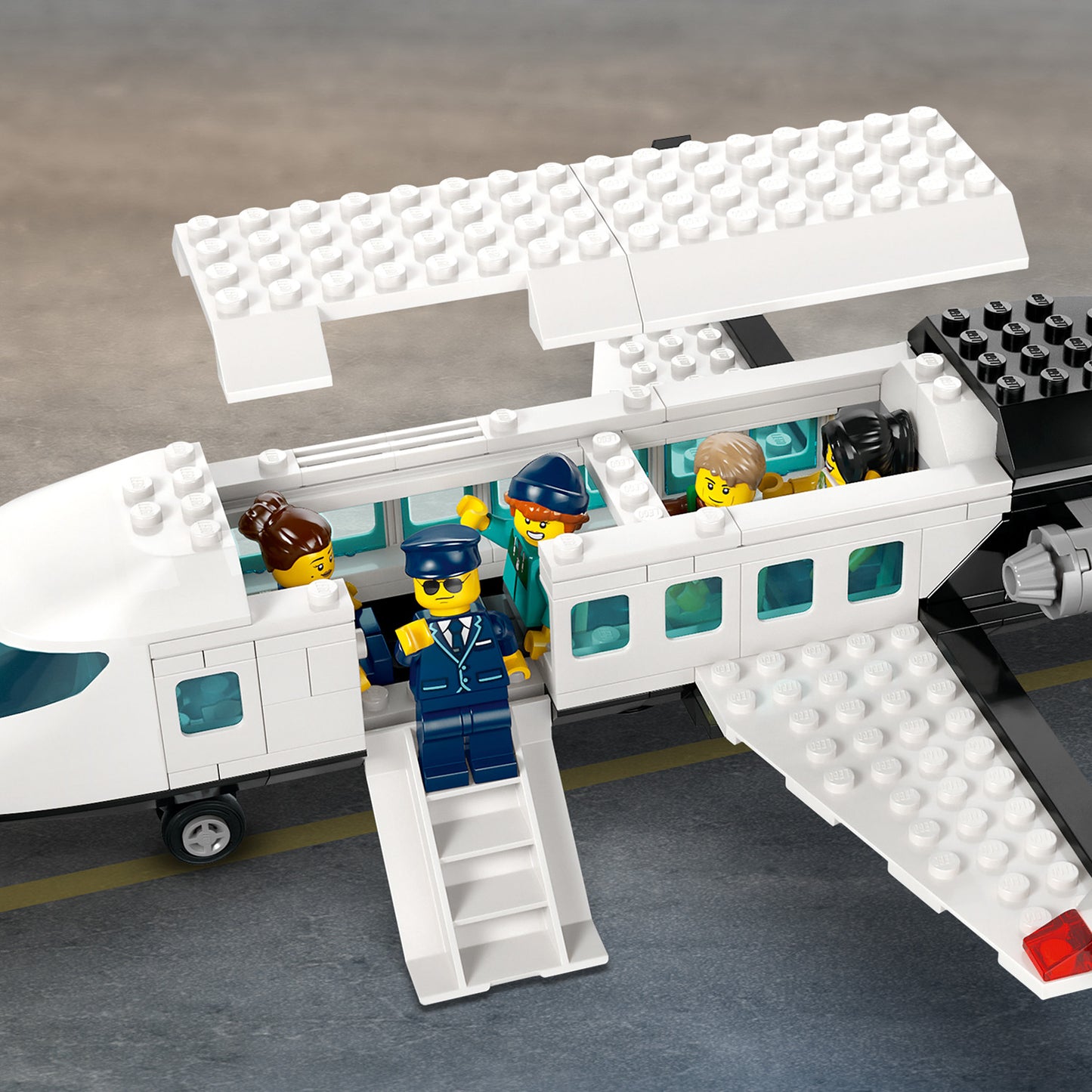 LEGO® City Luchthaven met Vliegtuig - Speelgoedset met Vliegveldmodel voor Fantasierijk Spelen - 60502
