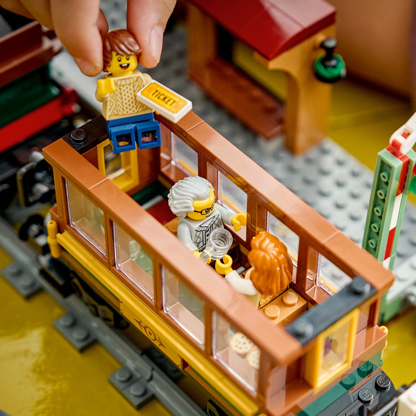 LEGO City Vintage Stoomtrein - Bouwpakket voor Kinderen met Station, Rails, Cabinebediening, Stopsein en 5 Minifiguren - Verjaardagscadeau voor Jongens en Meisjes Vanaf 7 Jaar - 60511