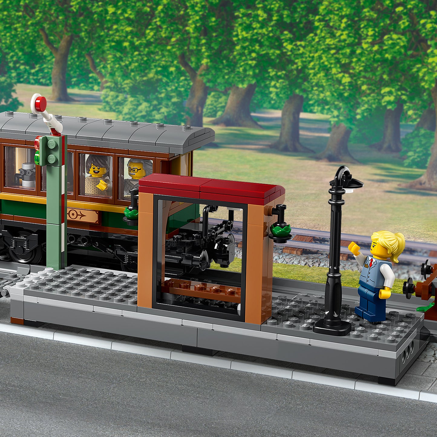 LEGO City Vintage Stoomtrein - Bouwpakket voor Kinderen met Station, Rails, Cabinebediening, Stopsein en 5 Minifiguren - Verjaardagscadeau voor Jongens en Meisjes Vanaf 7 Jaar - 60511