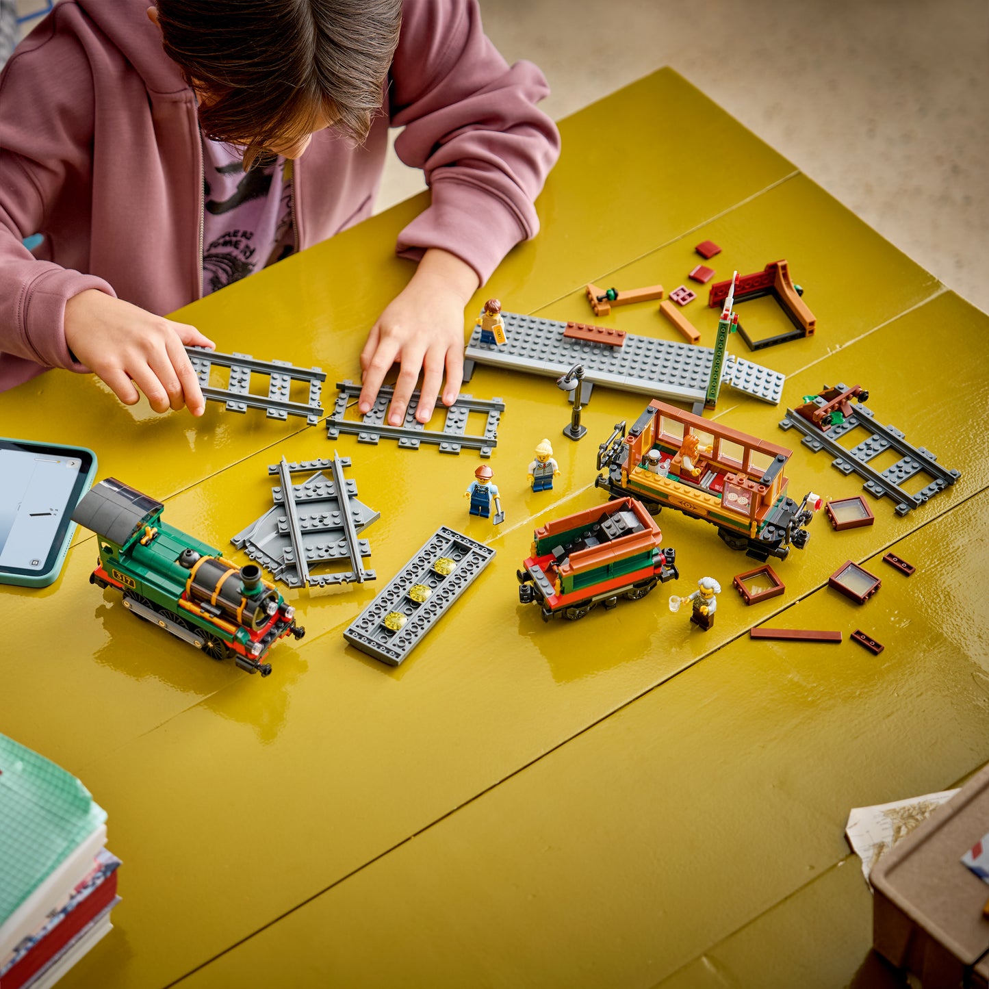 LEGO City Vintage Stoomtrein - Bouwpakket voor Kinderen met Station, Rails, Cabinebediening, Stopsein en 5 Minifiguren - Verjaardagscadeau voor Jongens en Meisjes Vanaf 7 Jaar - 60511