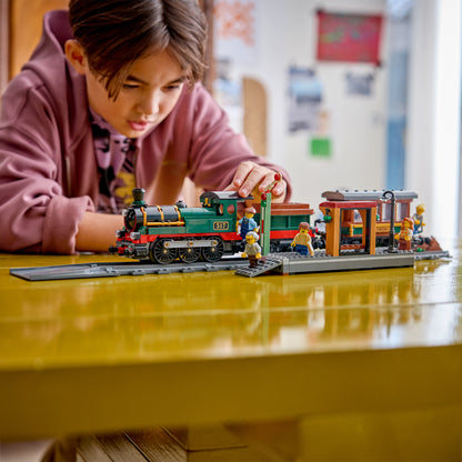 LEGO City Vintage Stoomtrein - Bouwpakket voor Kinderen met Station, Rails, Cabinebediening, Stopsein en 5 Minifiguren - Verjaardagscadeau voor Jongens en Meisjes Vanaf 7 Jaar - 60511