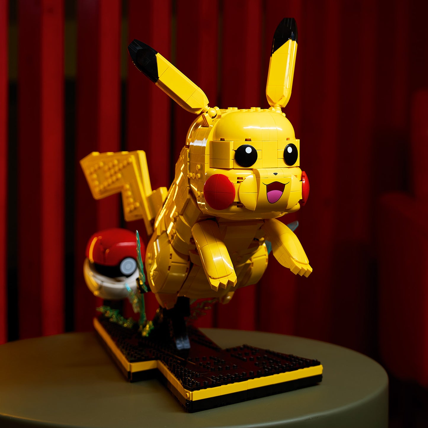LEGO Pokémon Pikachu en Pokéball Bouwpakket voor Volwassenen 72152 (verkrijgbaar vanaf 1 mei 2026)
