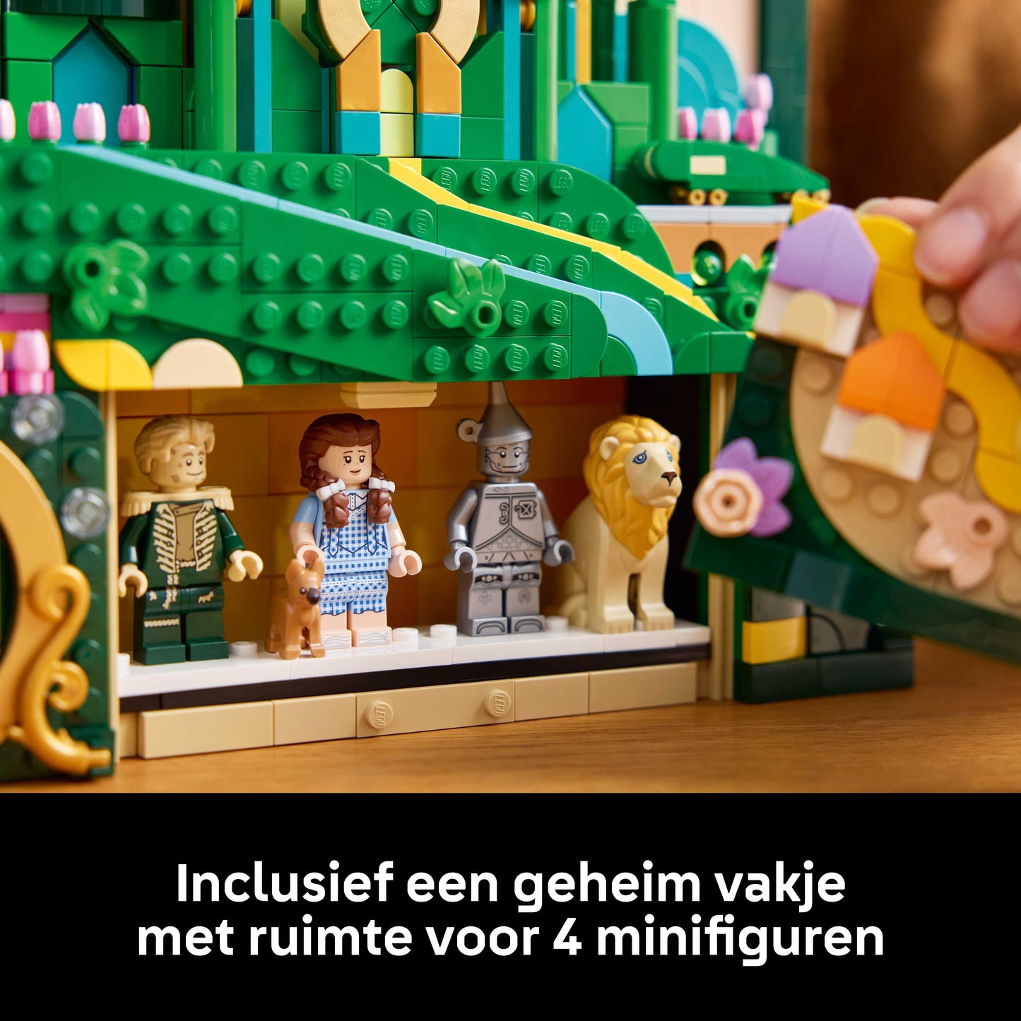 LEGO Wicked Emerald City Muurkunst Bouwpakket voor Volwassenen Set 75685