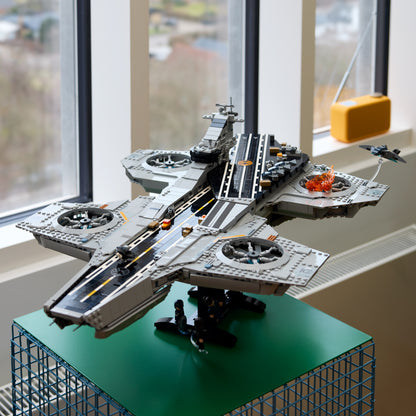 LEGO ǀ Marvel S.H.I.E.L.D. Helicarrier - Bouwpakket voor Volwassenen met 6 Minifiguren incl. Captain America & Nick Fury - Woondecoratie – Avengers Cadeau voor Mannen en Vrouwen 76354