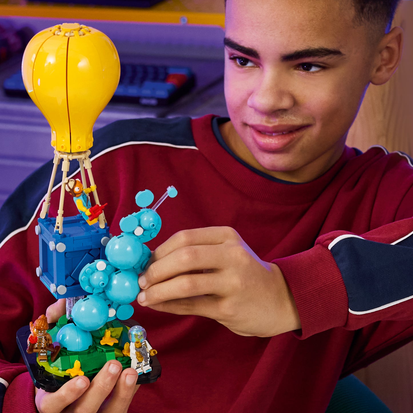 LEGO Fortnite Supply Drop Bouwpakket met Minifiguren van Fishstick, Leviathan en Ginger Gunner Incl. Slurp Juice - Kinderkamer Decoratie - Cadeau voor Jongens, Meisjes en Gamers vanaf 10 Jaar - 77080