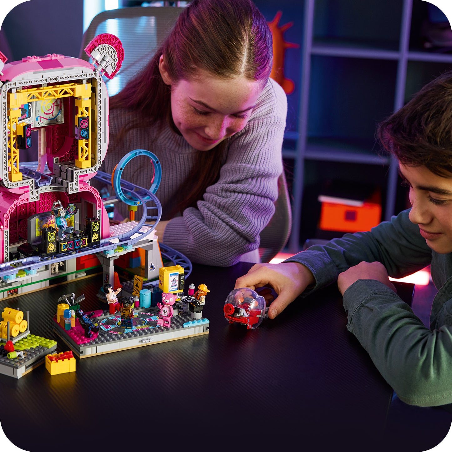 LEGO Fortnite Rave Cave - Bouwpakket voor Kinderen met Interactief Attractiemodel en 6 Minifiguren - Kinderkamer Decoratie - Cadeau voor Jongens, Meisjes en Gamers vanaf 12 Jaar - 77082