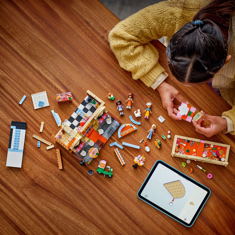 LEGO Cooking Class at the Restaurant 42655 Friends (Pre-Order: January 2025)