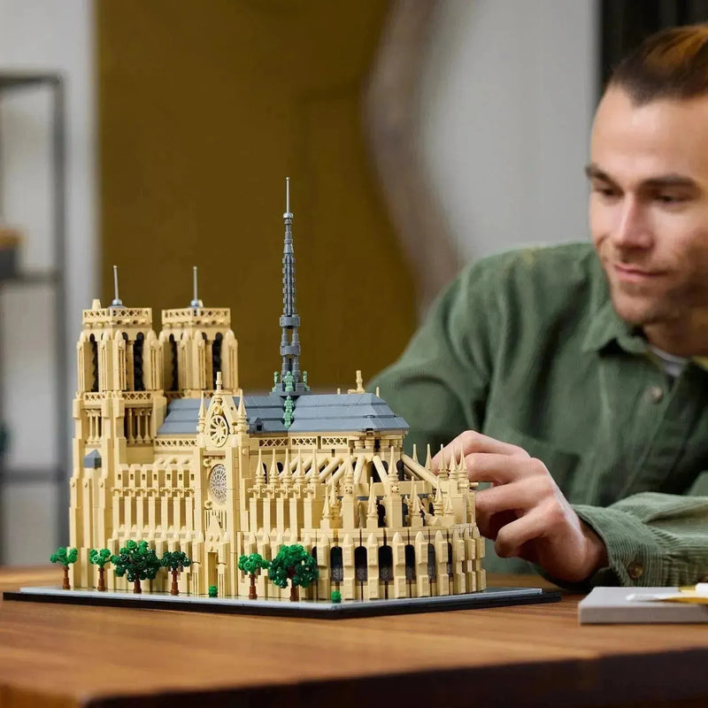 LEGO 21061 Notre Dame Kathedraal met verlichting 💡
