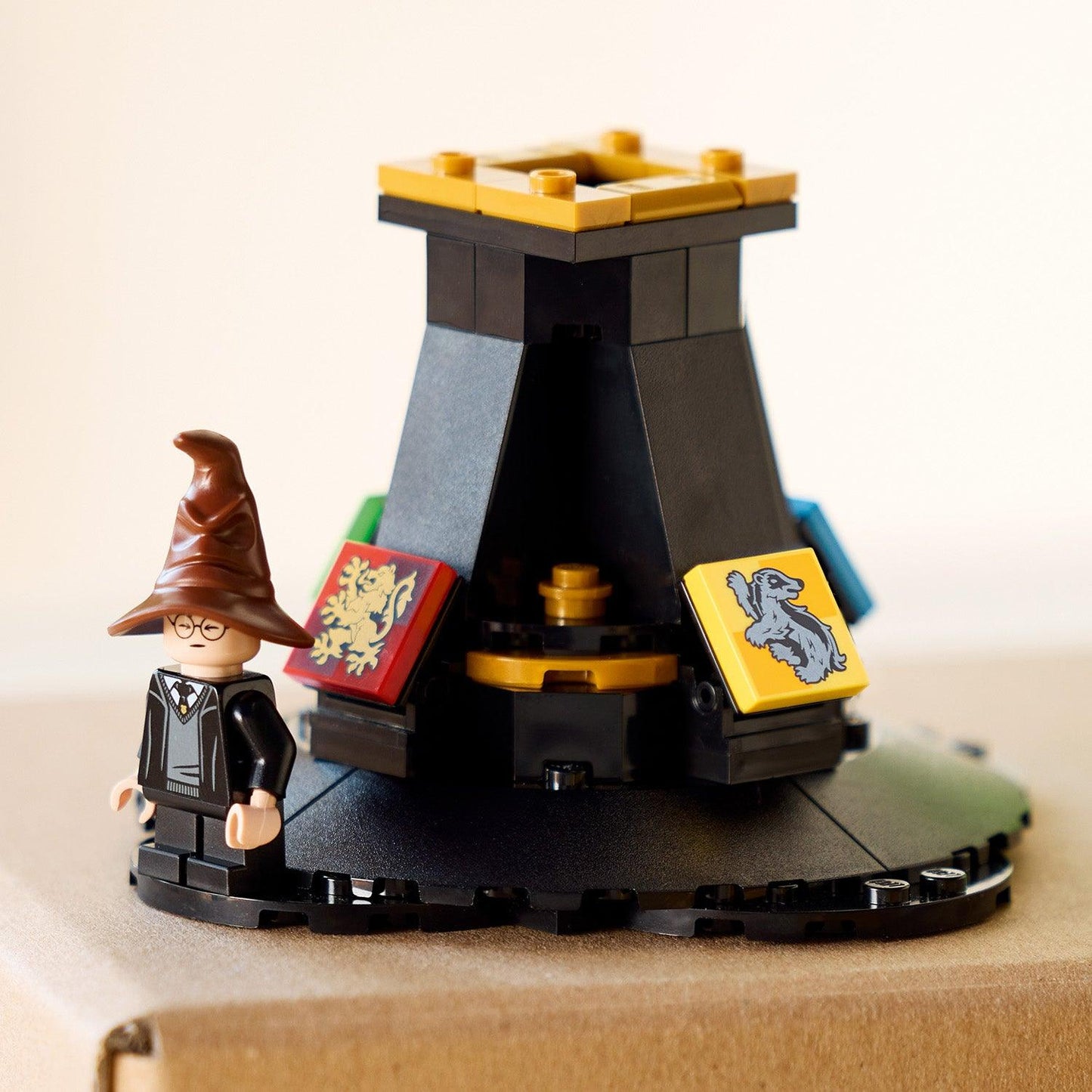 LEGO Pratende Sorteerhoed 76429 Harry Potter | 2TTOYS ✓ Official shop<br>