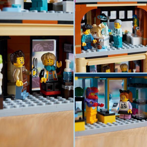 LEGO Downtown 60380 City LEGO CITY @ 2TTOYS LEGO €. 209.99