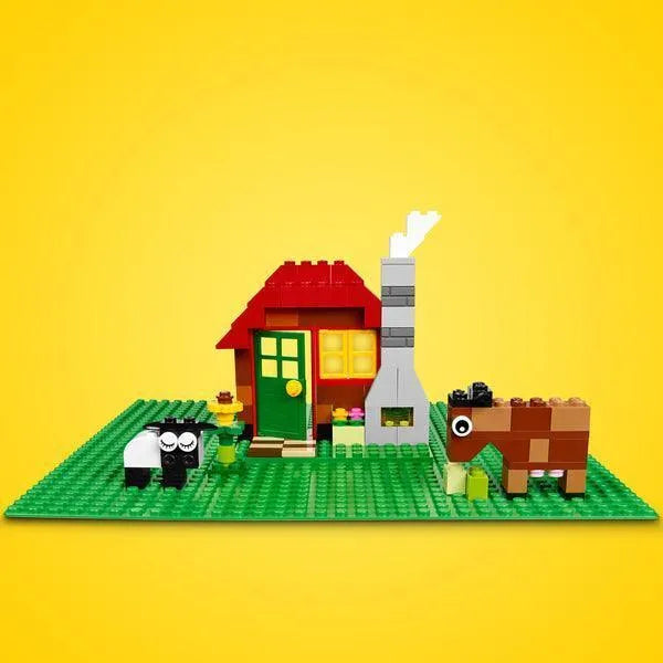 LEGO Green Baseplate 11023 Classic LEGO CLASSIC @ 2TTOYS | Official LEGO shop😊🥰 LEGO €. 8.99