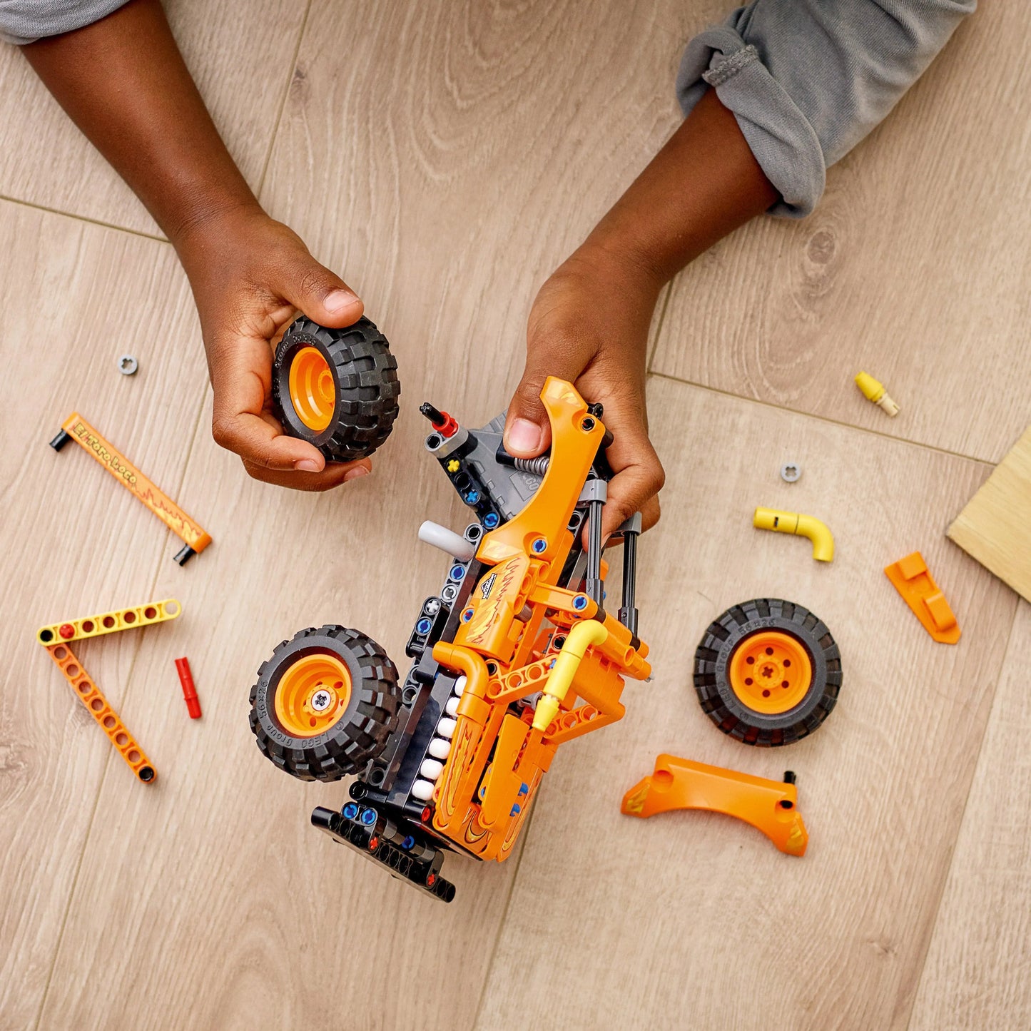 LEGO Monster Jam Truck El Toro Loco Orange 42135 Technic LEGO TECHNIC @ 2TTOYS | Official LEGO shop😊🥰 LEGO €. 16.99