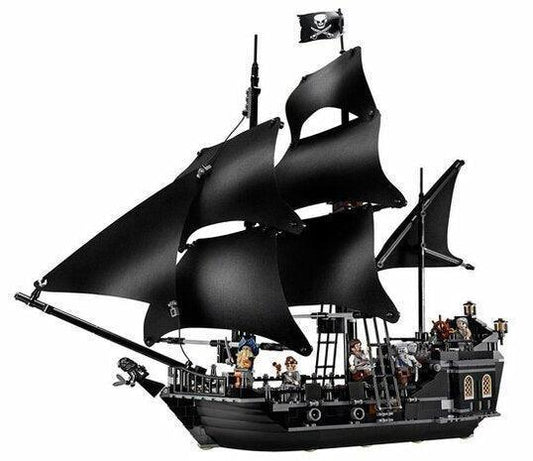 LEGO The Black Pearl 4184 Pirates of the Caribbean LEGO Pirates of the Caribbean @ 2TTOYS LEGO €. 69.99