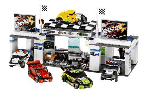 LEGO Tuner Garage 8681 Racers LEGO Racers @ 2TTOYS LEGO €. 39.99